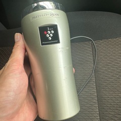 シャープのプラズマクラスターイオン発生機
(車載用カップホルダータイプ）の画像