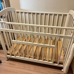 あげますKATOJIベビーベッドの画像