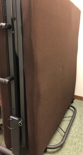 山善キャスター付き 折りたたみベッド