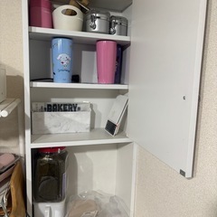 スリム食器棚の画像