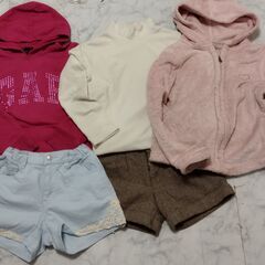 GapKids・ユニクロなど 冬物 140サイズ　パーカー上下9点セット 冬物　子供服の画像