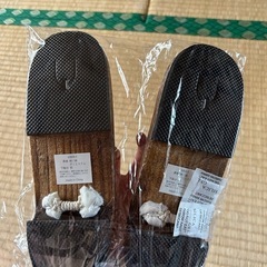 下駄とサンダルの画像