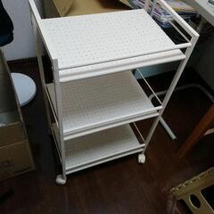 スチール製ワゴンの画像