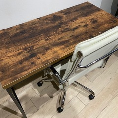 【無料】木目調キャビネット、デスク、椅子セットの画像