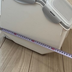 米びつ　ペットフード入れの画像
