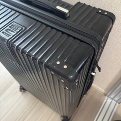 【新規受付終了】
大型　キャリーケース　スーツケース　黒の画像