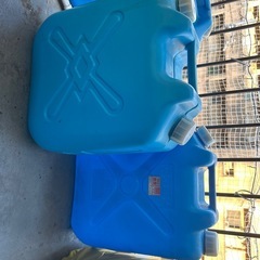 ポリエチレン灯油缶（灯油18L入り）の画像