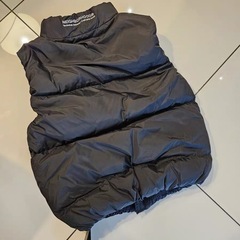 NEIGHBORHOOD DOWN VEST . PE Blackの画像