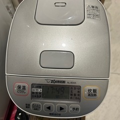 テレビ台、炊飯器
の画像