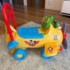 ミッキー 乗り物の画像