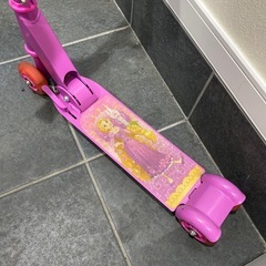 子供用　キックボード　ラプンツェル　キックスクーター　トイザらスの画像