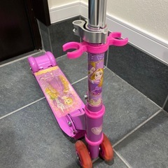 子供用　キックボード　ラプンツェル　キックスクーター　トイザらスの画像