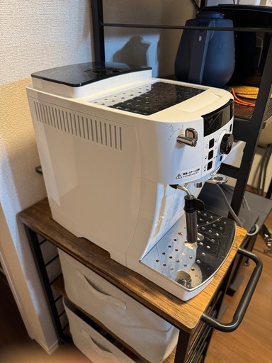 デロンギ　　コーヒーマシン