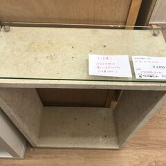 ★リユースのサカイ春日部店★KJ11310  ガラステーブル　サイドテーブル 大理石調　 H81×W70×D30 クリーニング済みの画像