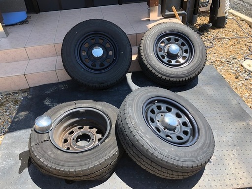 ハイエースで使用
　デイトナ　タイヤセット　ホイール4本タイヤ2本24年製他2本おまけ