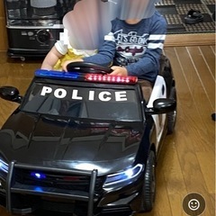 パトカーとベンツのセット　の画像