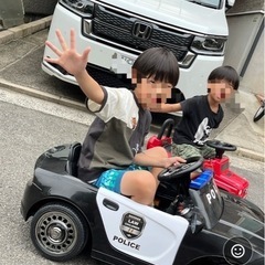パトカーとベンツのセット　の画像