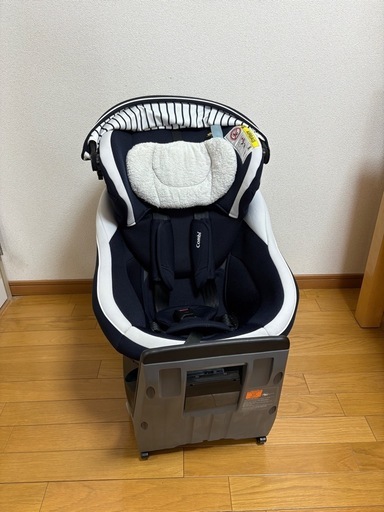 【引渡し先決まりました】チャイルドシート combi