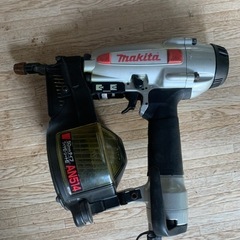 エアー釘打ち機の画像