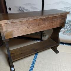 木製机タイル付の画像