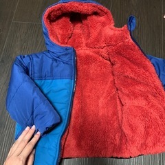 90サイズ　breeze アウター　ダウン　リバーシブル　服の画像