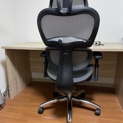 LOWYA リクライニングチェア、デスクセット（中古）の画像