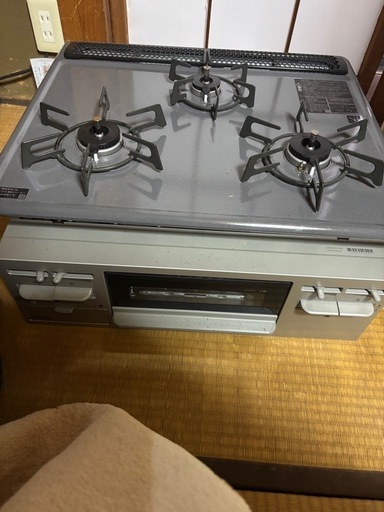 新品未使用✨ビルトインガスコンロ（三口・グリル付き)LP ガス