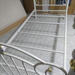 札幌市近郊にお住まいの方限定！送料無料！ニトリ お姫様ベッド シングルパイプベッドの画像