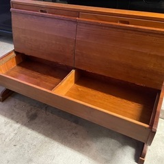 2〜3人掛け木製チェア1,900円の画像