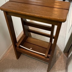 木製の脚立900円の画像