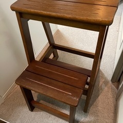 木製の脚立900円の画像