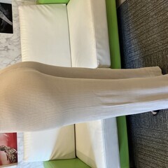 セリーヌ　フレアパンツ 　 エクリュ系 リブ ニット フレア ボトム 36 ハイウエスト  ライトベージュ 36 イタリア製 プルオンの画像
