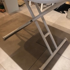 【中古】昇降式テーブル　ホワイト　90×60センチの画像