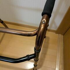 イーサプライ 介護用歩行器 交互式  アルミ軽量の画像