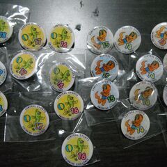 セントラルスポーツ ピンバッチ まとめて 70個以上 ピンバッジ　スイミング　2～25級の画像