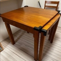 ニトリ　伸長式ダイニングテーブル
の画像