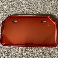 二輪車 ナンプレカバー レッド の画像