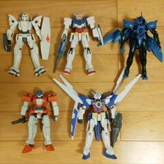 子供のおもちゃ　ガンダムAGE ゲイジングビルダーシリーズ 5体セットの画像