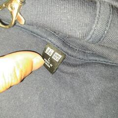 UNIQLOパーカー　ネイビーの画像