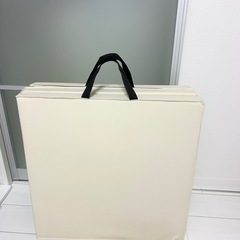 折りたたみ　簡易マットの画像