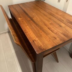 シエルのダイニングテーブルの画像