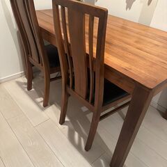 シエルのダイニングテーブルの画像