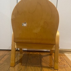 【中古・無料】カトージ　木製子供用イスの画像