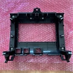 日産セレナ C27 純正ナビパネル 7インチの画像