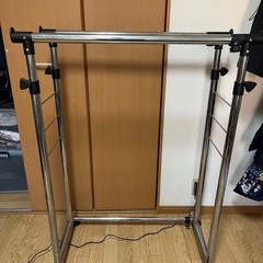 洋服掛けの画像