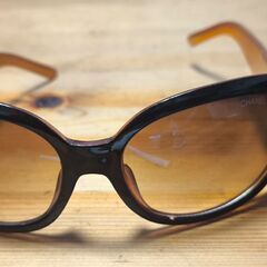 正規品CHANEL箱に傷ありの画像