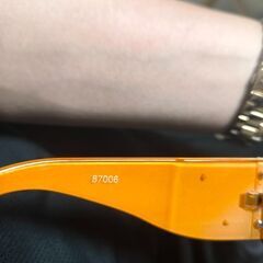 正規品CHANEL箱に傷ありの画像