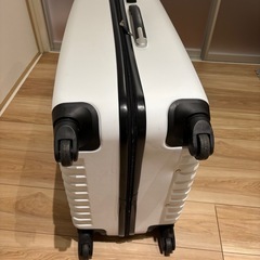 キャリーケース　Lサイズ　ホワイト
　美品の画像