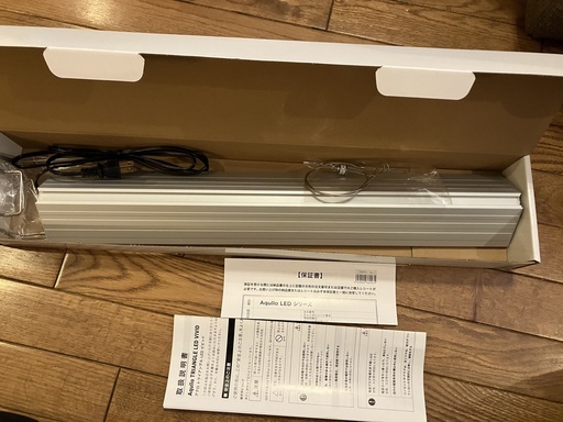 アクロ TRIANGLE LED VIVID 600（60cm熱帯魚/水草水槽用のLED照明）