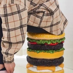 ハンバーガー型スツールの画像